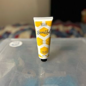 Beautiful hand crème